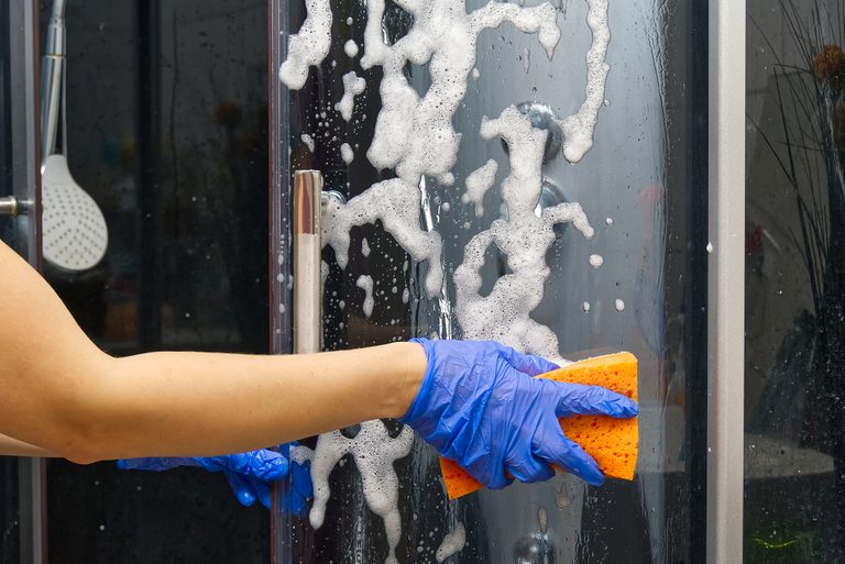 How to Clean Glass Shower Doors: 10 Ways to Clean Shower Glass